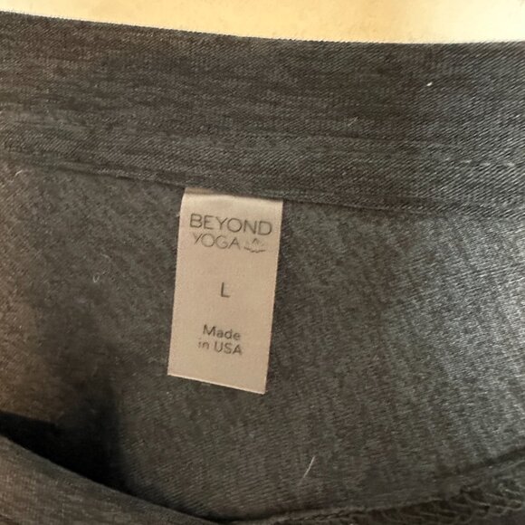 Beyond Yoga Featherweight Black Open Back Long Sleeve Top Sz L - Picture 2 of 3